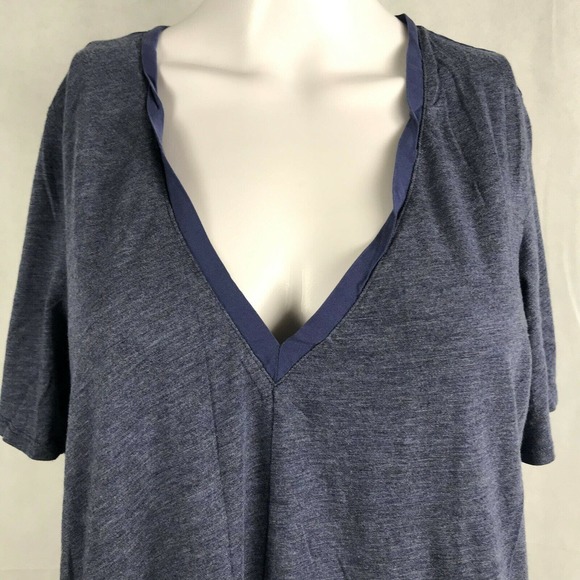 Under Armour Shirt Womens Sz M Navy Blue V-Neck Casual Tunic‎ T-Shirt Top - Picture 2 of 9